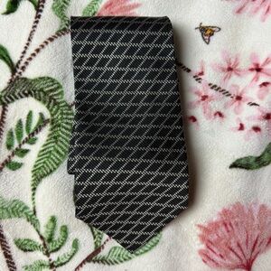 Elegant Black and Gray Patterned Men's Tie